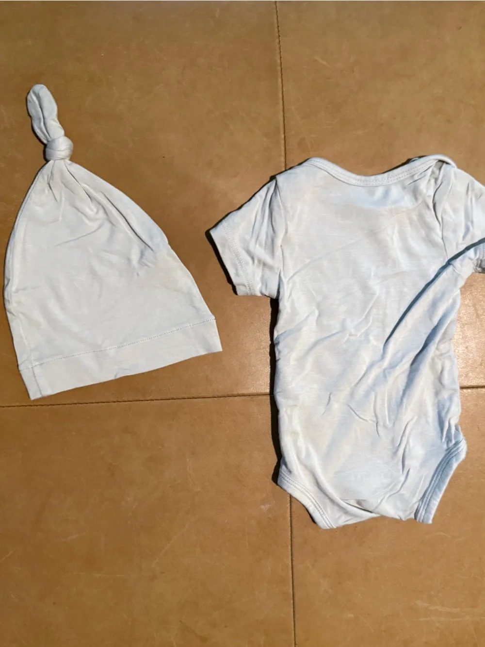 Kyte Baby Onesie and Hat 0-3M